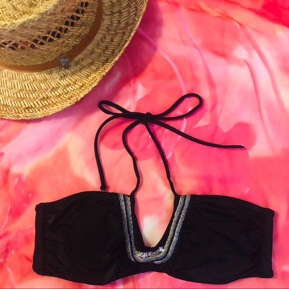 VICTORIA’S SECRET Multi Use Top